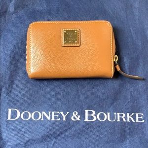 Dooney & Burke Pebble Grain Zip around Wallet
